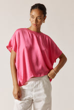 Load image into Gallery viewer, Bienvenue T-Shirt Plain Pink