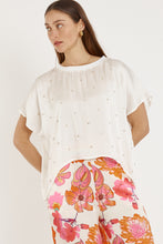 Load image into Gallery viewer, Bienvenue T-Shirt Cream