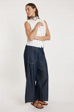 Load image into Gallery viewer, Camargue Top White