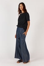 Load image into Gallery viewer, Zsa Zsa T Shirt Black