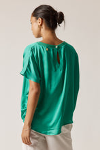 Load image into Gallery viewer, Bienvenue T-Shirt Plain Emerald
