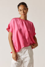 Load image into Gallery viewer, Bienvenue T-Shirt Plain Pink
