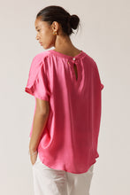Load image into Gallery viewer, Bienvenue T-Shirt Plain Pink
