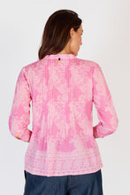 Load image into Gallery viewer, Madagascar Shirt Pink
