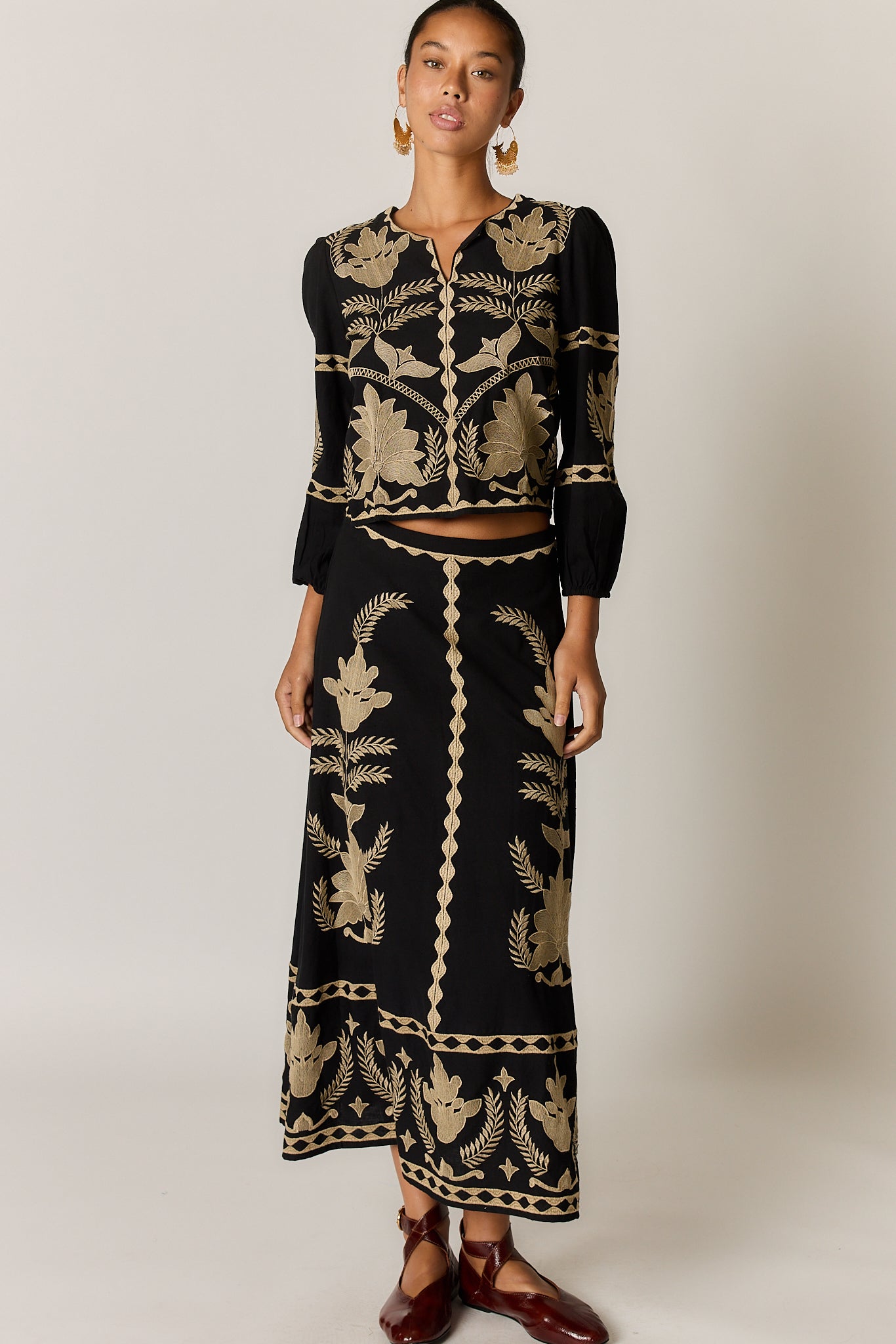 ARNUN SKIRT BLACK