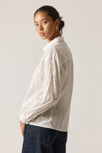 Load image into Gallery viewer, Driftwood Shirt White
