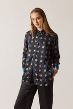 Load image into Gallery viewer, Rubyyaya Love Bloom Shirt Black
