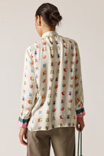 Load image into Gallery viewer, Love Bloom Shirt Cream
