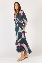 Load image into Gallery viewer, Ubud Wrap Navy

